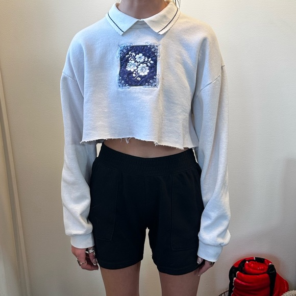 Flower crop polo with a collar - Picture 2 of 3